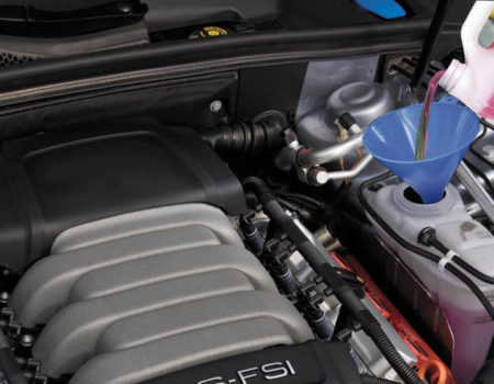 ¿Cada cuánto se cambia el líquido refrigerante del coche?